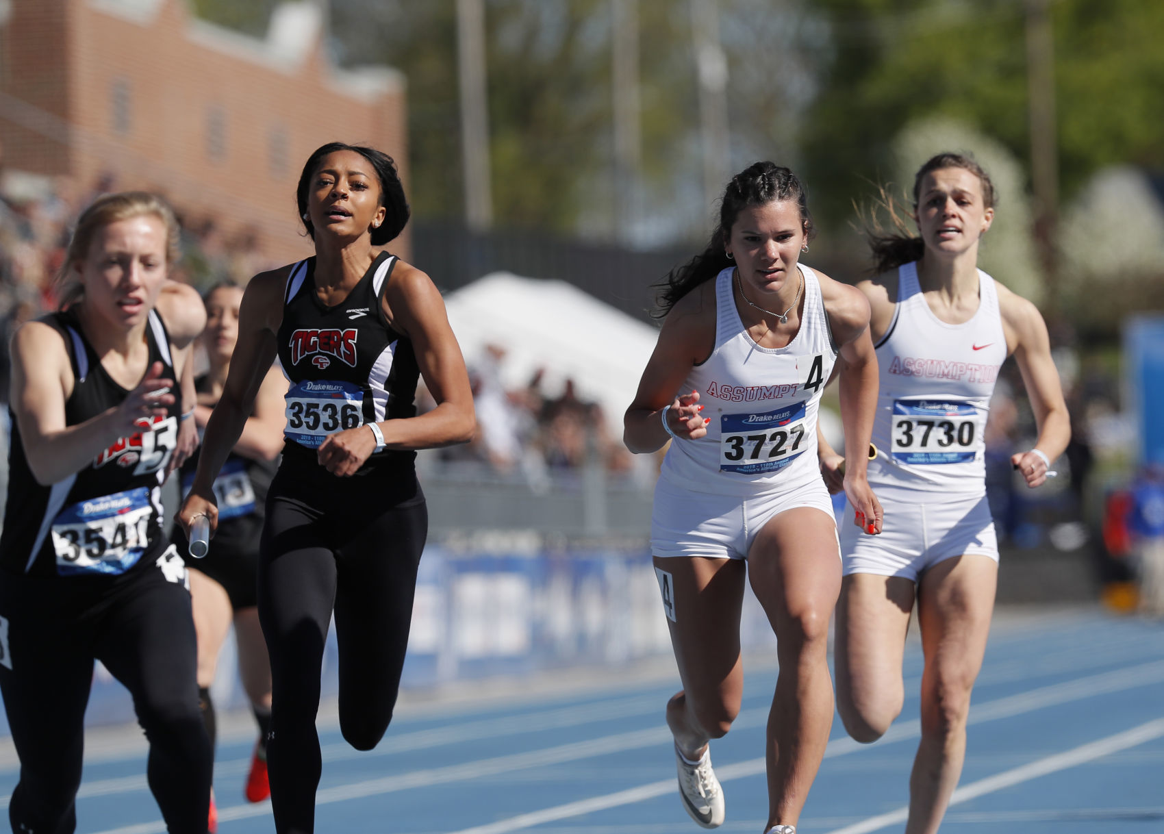 042518mp-DrakeRelays-girls-800SMR-2